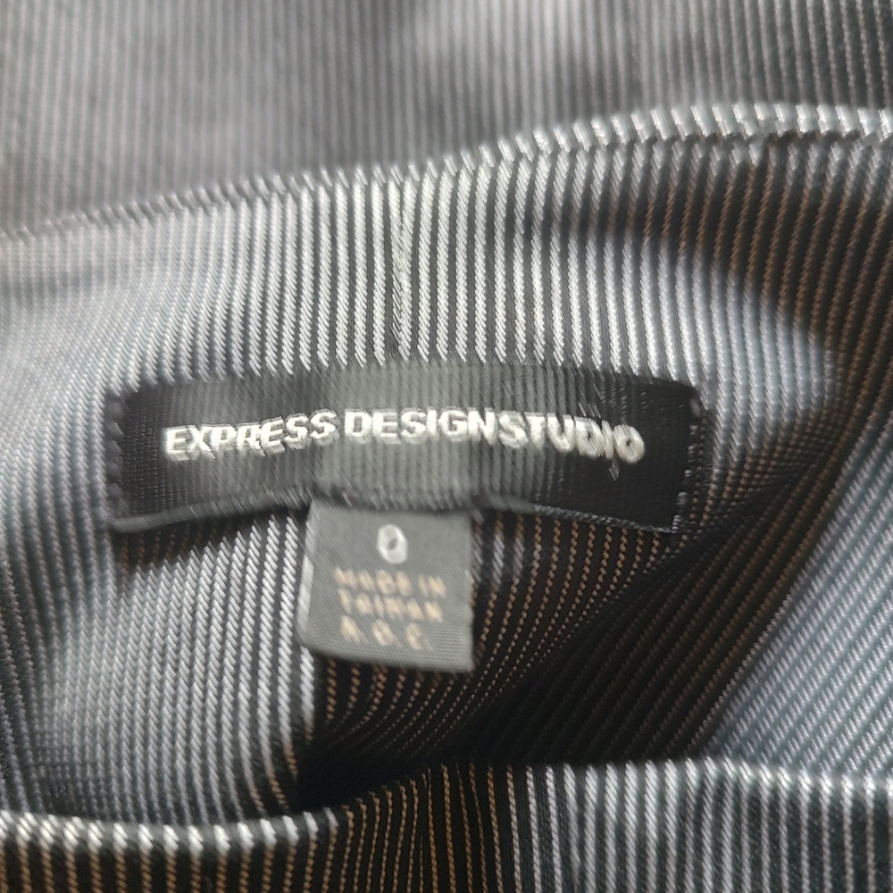Express Design Studio Black White Pinstripe Lace Back Pencil Skirt Size 0 - Picture 8 of 10